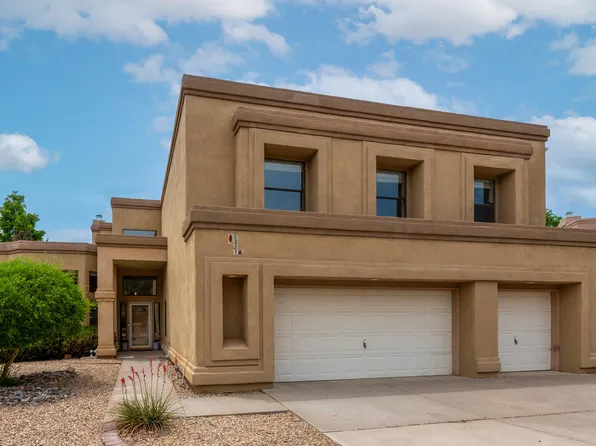 5327 Avenida Cuesta NE, Albuquerque, NM 87111