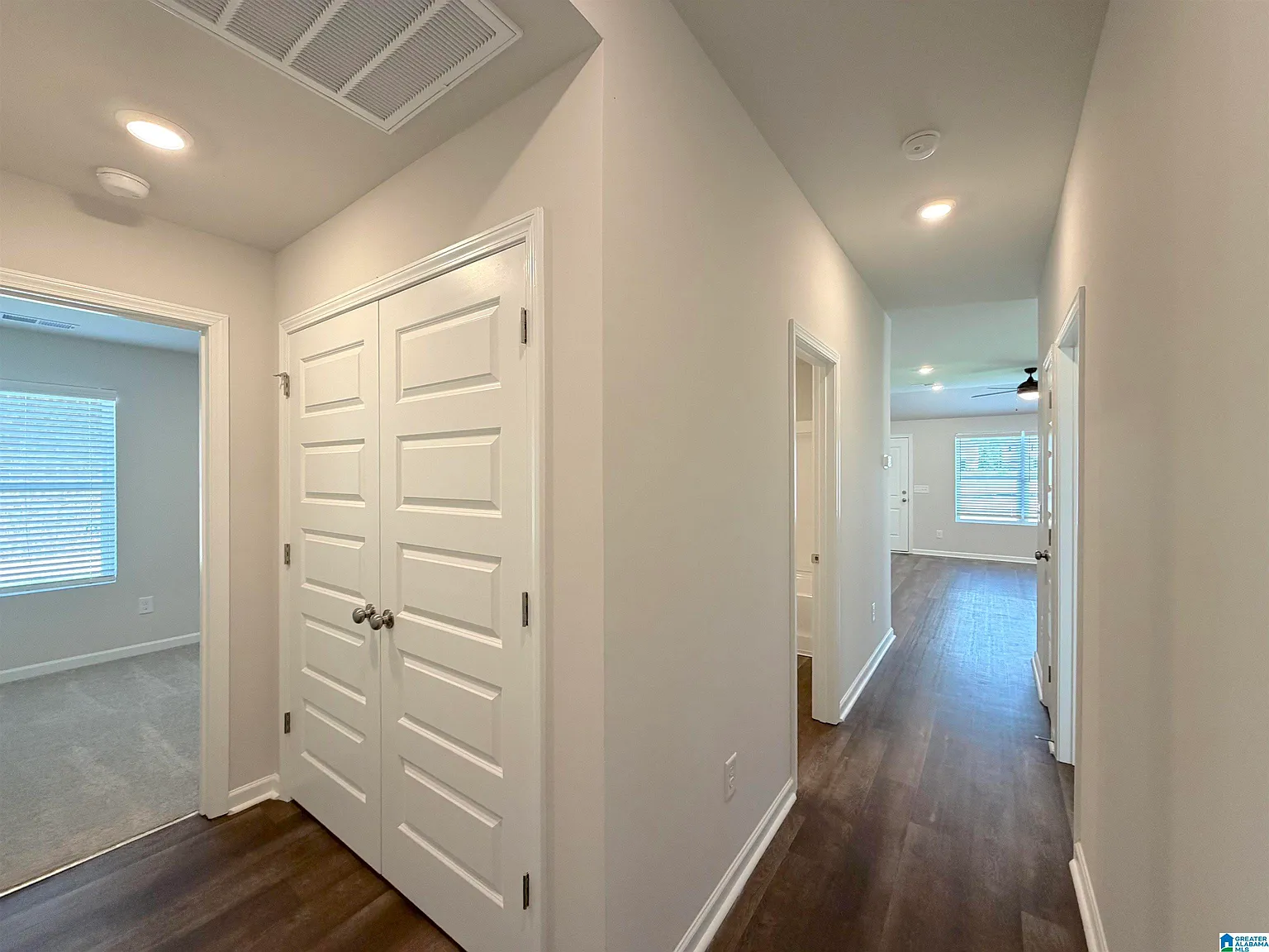 3 bed, 2.0 bath, 1012 sqft, $1,495 — Photo 3