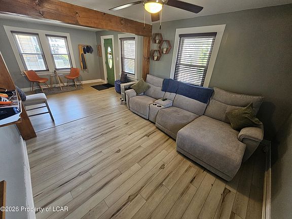 5th image of 416 Reeves St