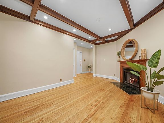 5th image of 5048 S Blackstone Ave APT 2