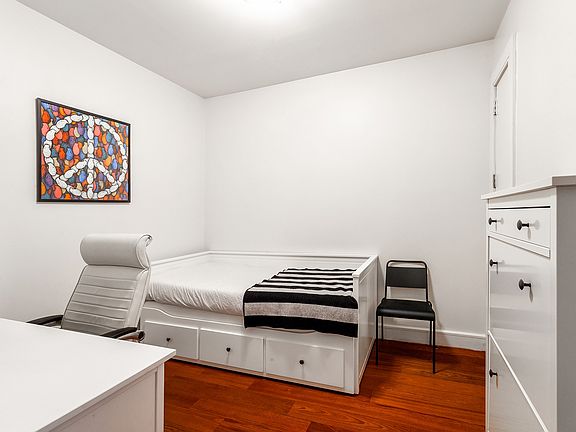 4th image of 123 Baxter St APT 5C