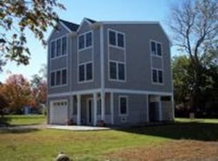 19 4th St, Charlestown, RI 02813