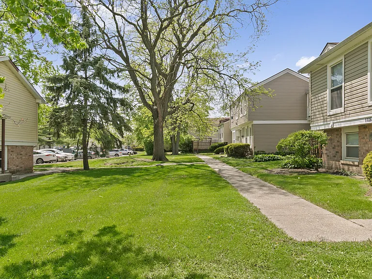 1106 Williamsburg Rd — Photo 3
