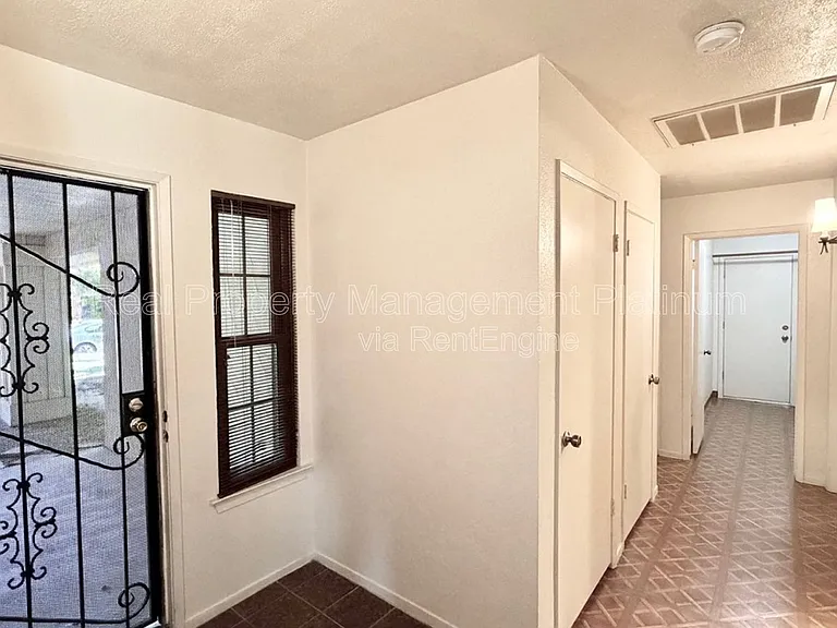 3305 E Palo Alto Ave — Photo 10