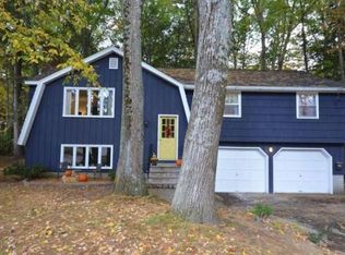 20 Burgundy Dr, Hampton, NH 03842