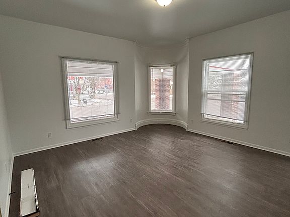 4th image of 703 W Lovell St #F