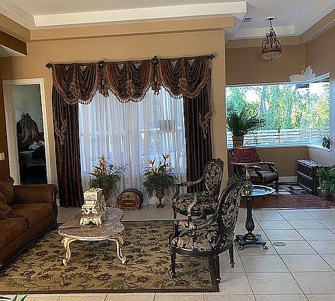 4th image of 625 Crescent Hills Dr