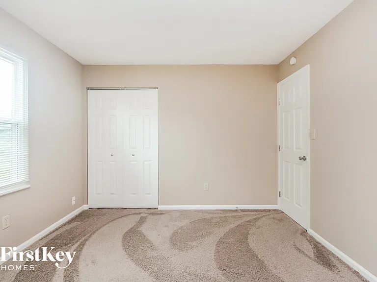 1433 Hunters Ln — Photo 13