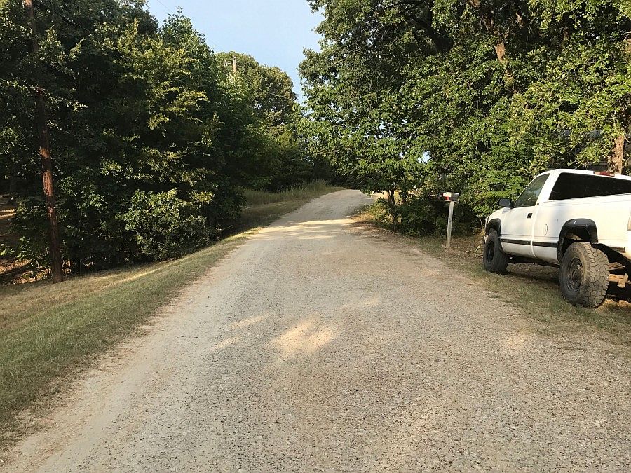 2nd image of 801 Oak Crst