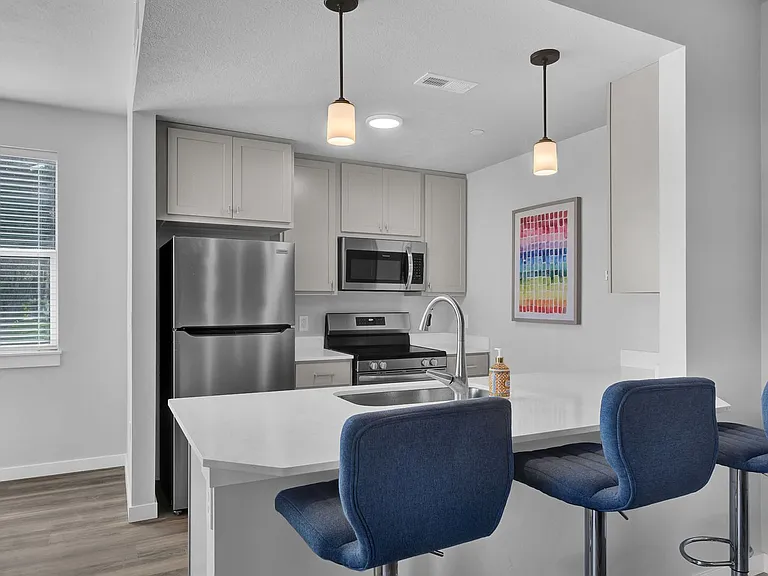 Springtree Apartments — Photo 46