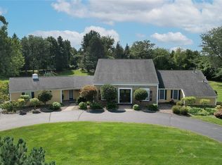6972 Colonial Dr, Fayetteville, NY 13066