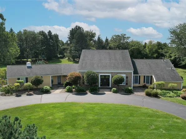 6972 Colonial Dr, Fayetteville, NY 13066