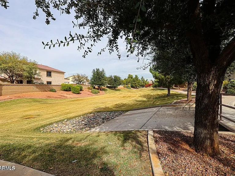 10863 W Washington St — Photo 44