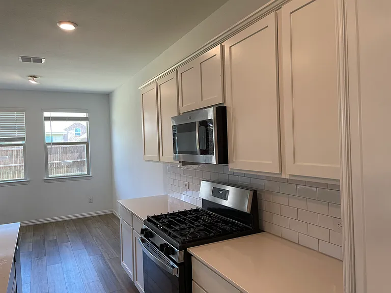 1200 Mahogany Ln — Photo 6