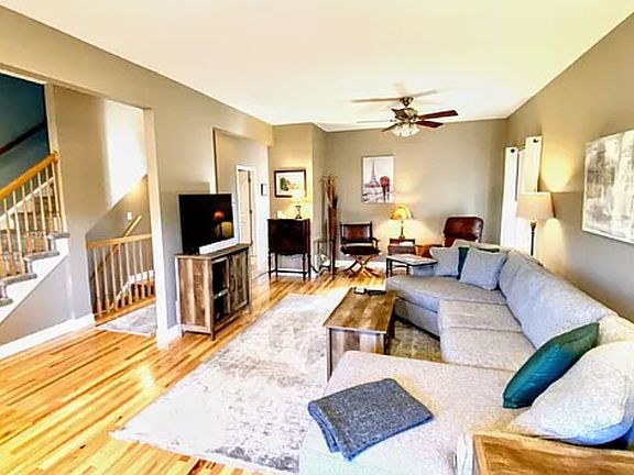 2nd image of 1115 Beverly Dr
