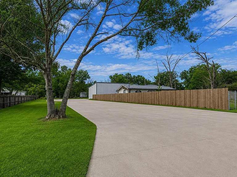 22316 E Martin Dr — Photo 4