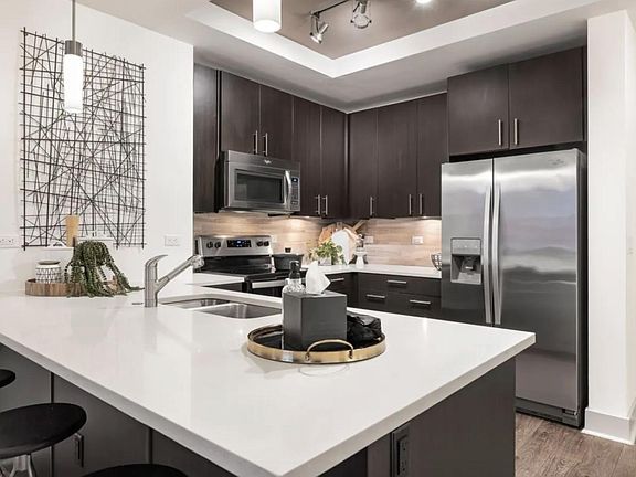 5th image of 500 W 2nd St #1420