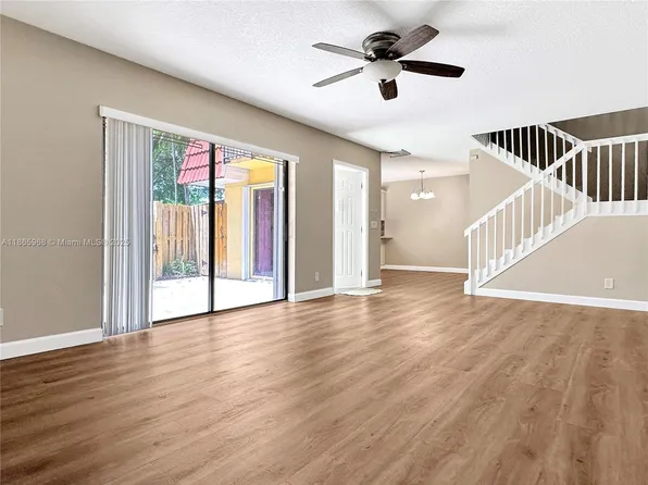 9920 NW 6th Ct, Plantation, FL 33324