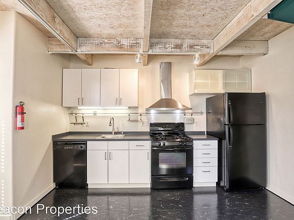 4th image of 3930 Shafter Ave #B