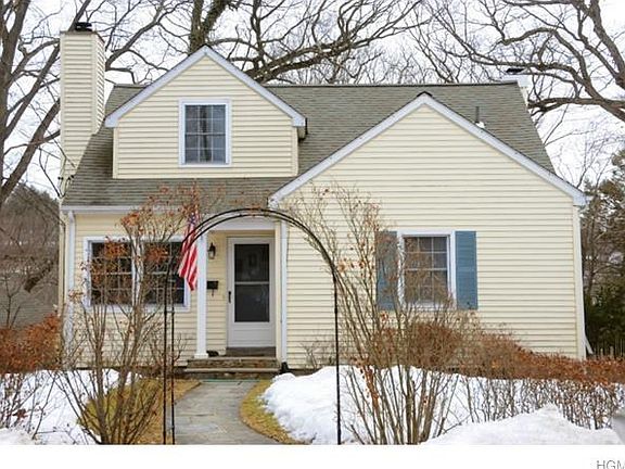2nd image of 8 Piney Point Ave