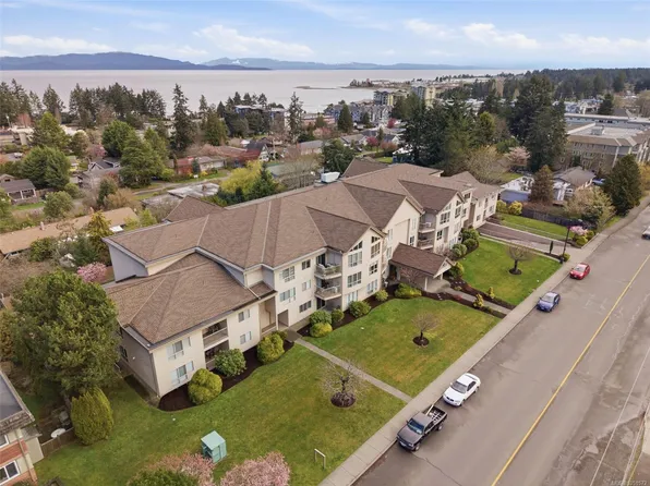 335 Hirst Ave W #106, Parksville, BC V9P 2R5
