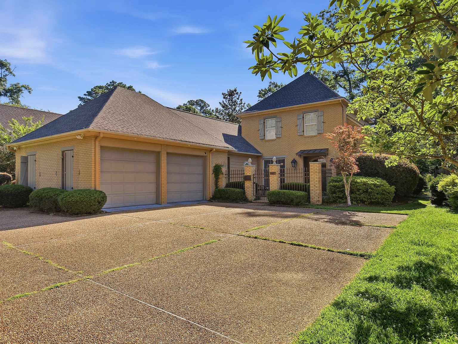 4 bed, 3207 sqft, $2,700 — Photo 1