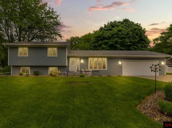 1523 Nottingham Dr, North Mankato, MN 56003