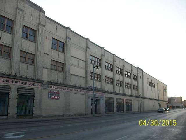 2nd image of 2100 W North Ave