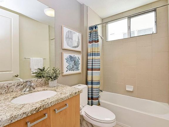 2nd image of 6 Heritage Pl