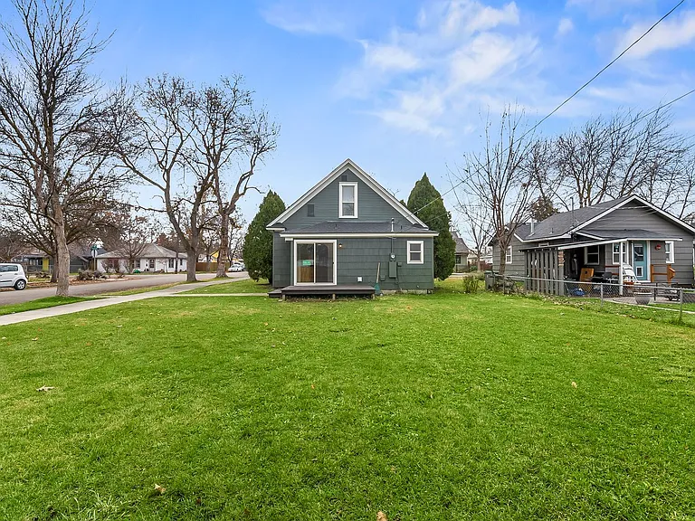 2500 W Madison Ave — Photo 29