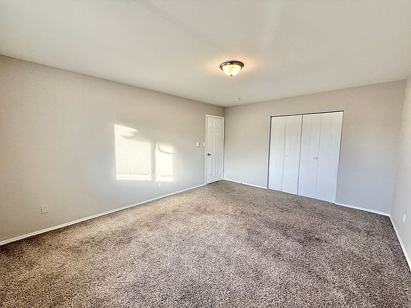 4th image of 50 Royal Crest Dr #9