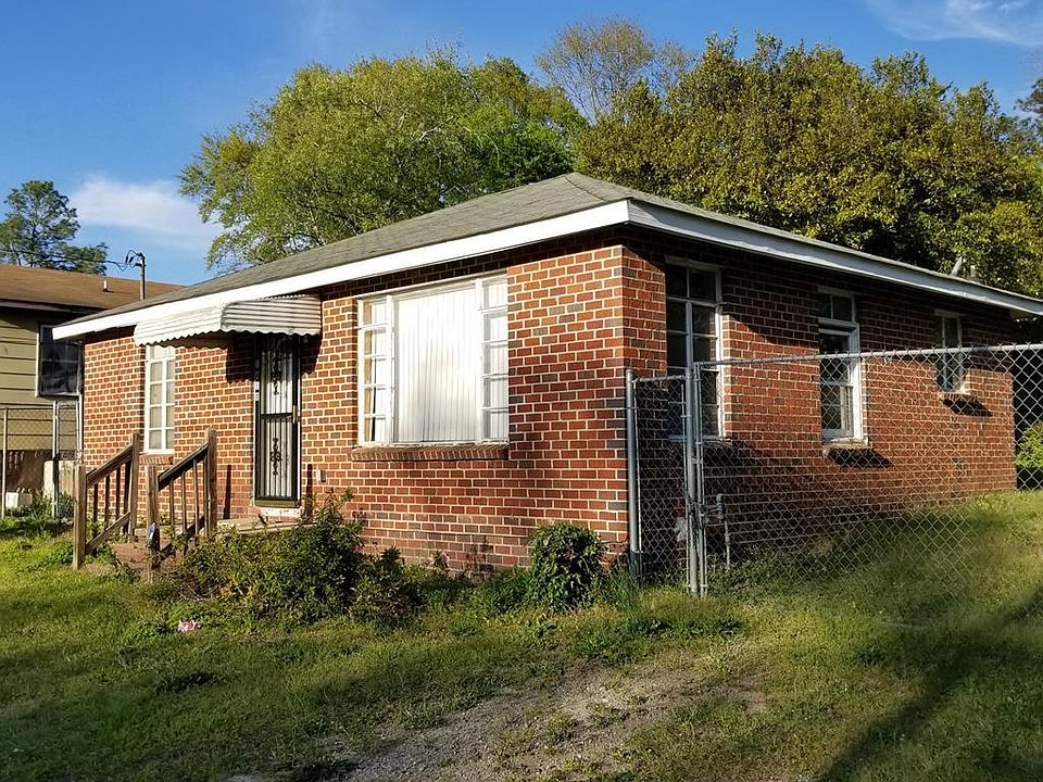 2nd image of 1418 Helon St #C21