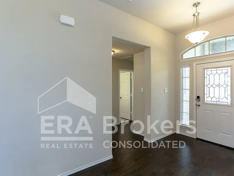 1307 Stonewall Rdg — Photo 3
