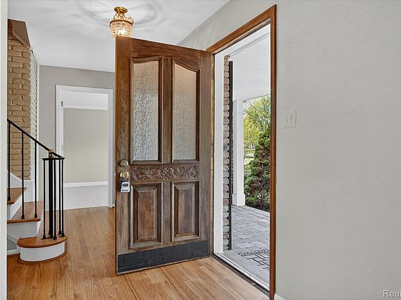 2nd image of 5447 Lahser Rd