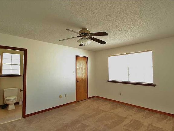 3rd image of 3712 Civic St