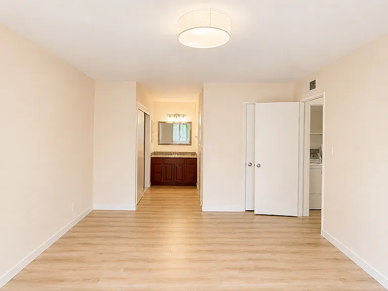 5436 McCulloch Ave #C — Photo 6