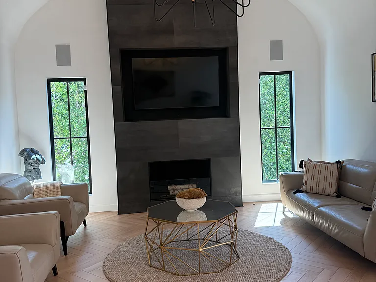 8700 Dorrington Ave — Photo 12