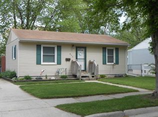 913 S 28th St, Fort Dodge, IA 50501