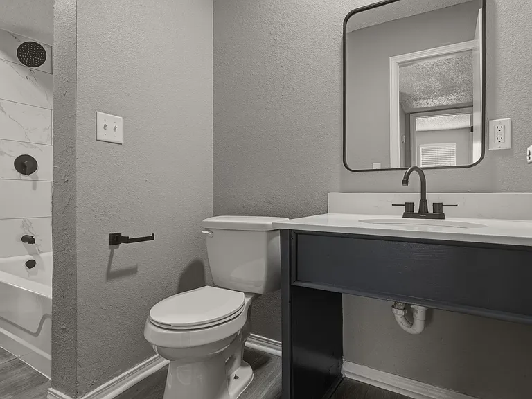 Timberwood Apartments — Photo 18
