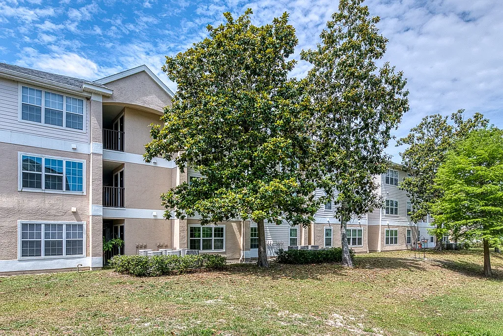 Siena Gardens Apartments — Photo 2