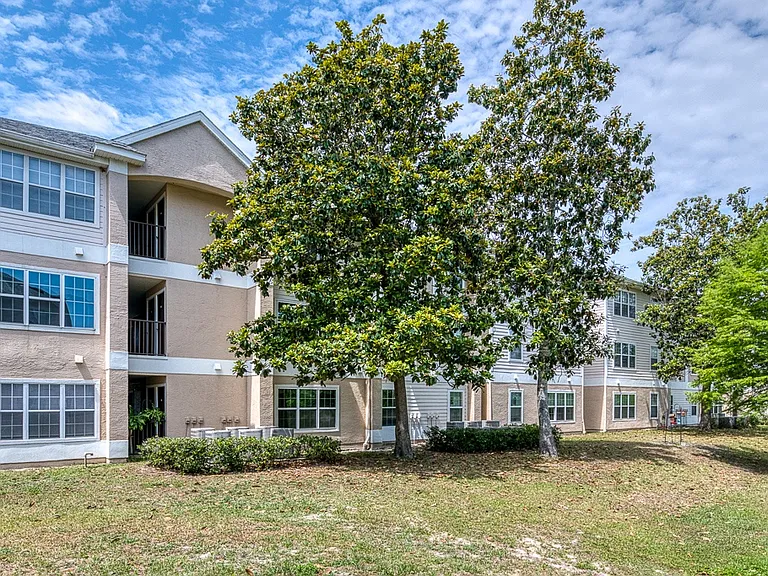 Siena Gardens Apartments — Photo 2