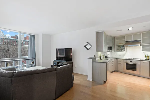 Sold by Nest Seekers International | media 2