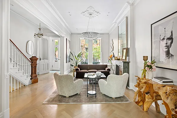 Sold by Compass | media 2