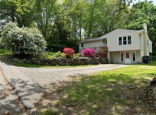 5 Laurel Ave, Ledyard, CT 06339