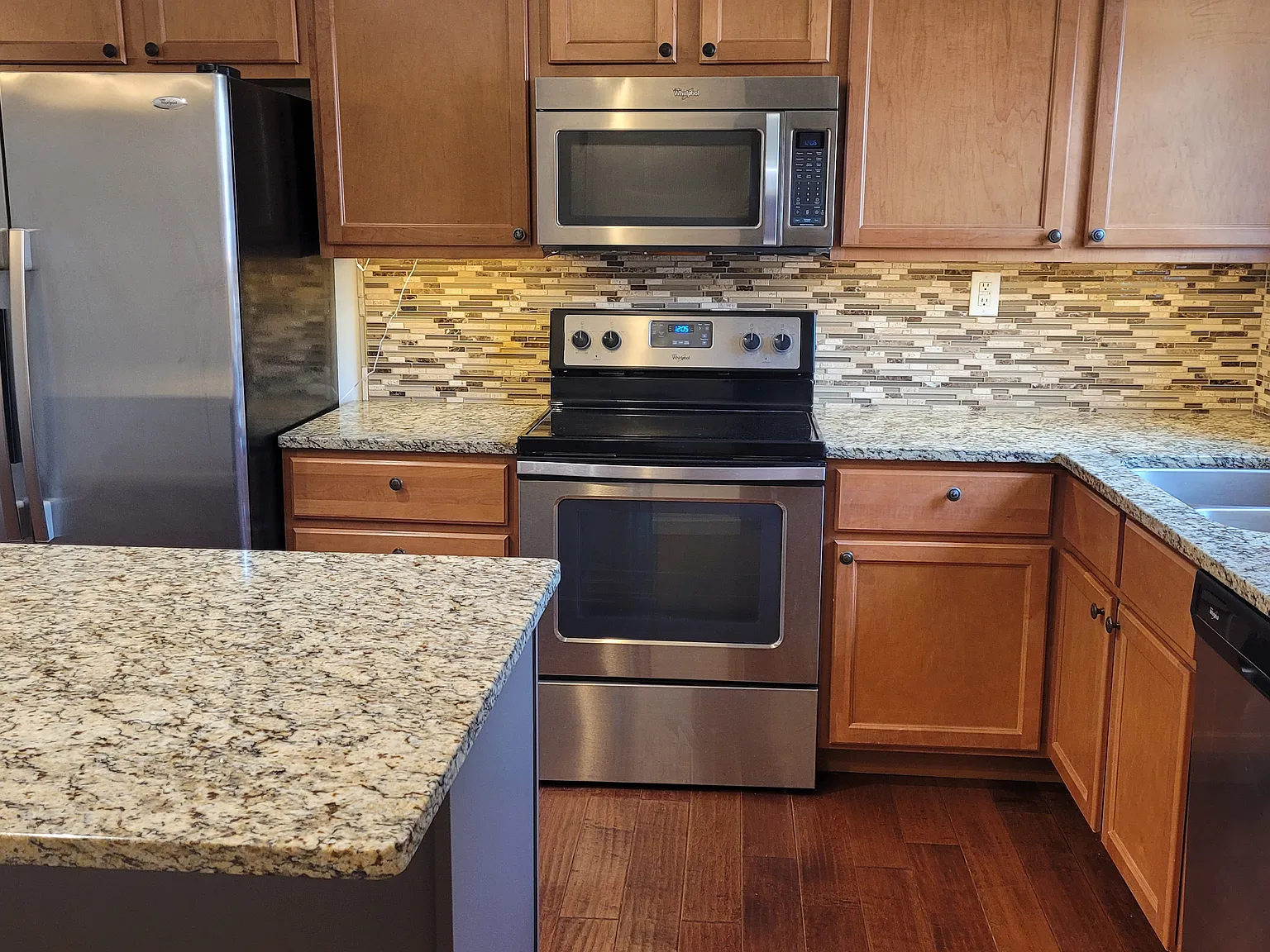 3 bed, 2.5 bath, 1500 sqft, $2,050 — Photo 3