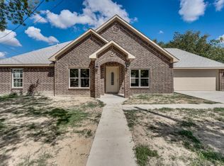 100 E Buck St, Ennis, TX 75119