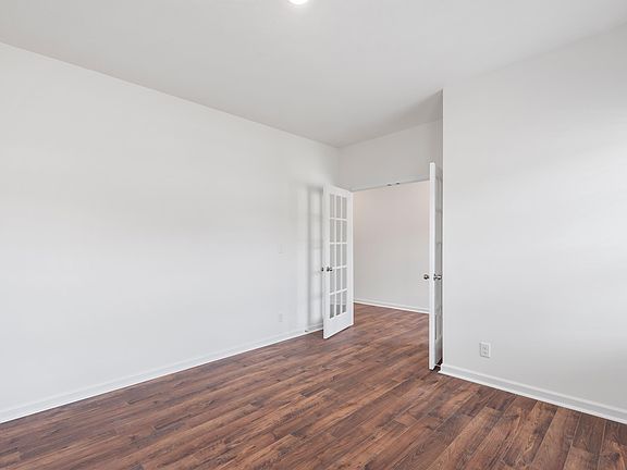 5th image of 414 Hayley Marie Ln