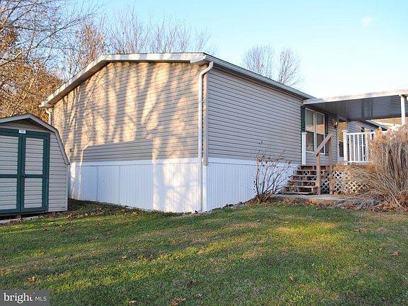5th image of 78 Sherry Dr