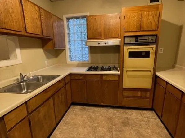 929 7th St S, La Crosse, WI 54601