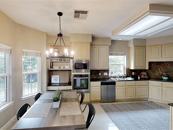 4th image of 7319 Glendale Ct